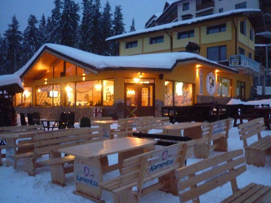 Apartments Black Horse Pamporovo Exteriör bild